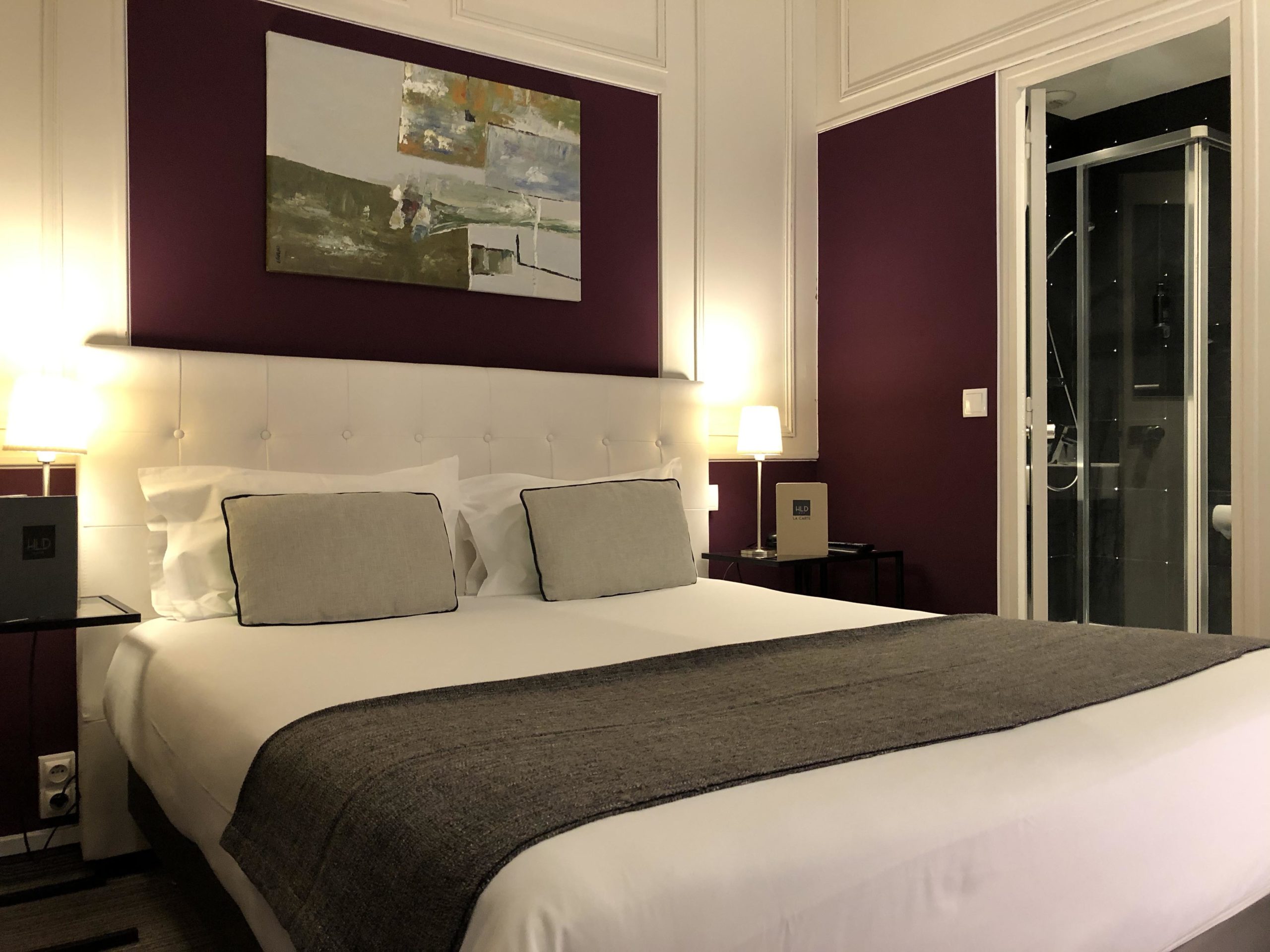 https://www.paris-hotel-dauphin.com/wp-content/uploads/2018/10/hotel-dauphin-classique-4-2-scaled.jpg