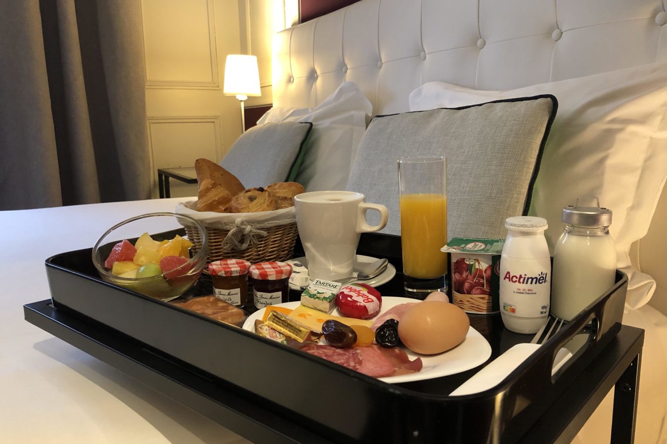 Petit Déjeuner en chambre deluxe premium