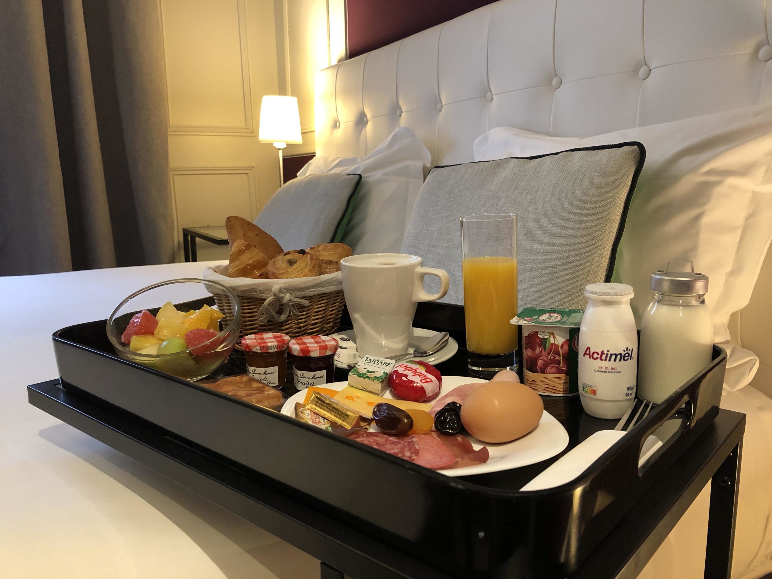 Petit Déjeuner en chambre deluxe premium